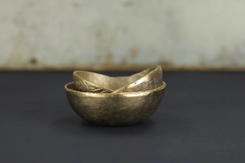 Tropical - Themed Ceiling Lights with Palm - Leaf Shapes and Rattan WrapsJahi Gold Bowl